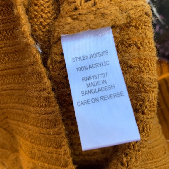 Full Circle Trends Off-Shoulder Sweater - Picture 7 of 7